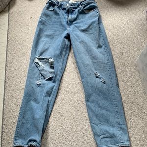 Abercrombie & Fitch 90s straight ultra High-Rise Distressed Light Blue Jeans